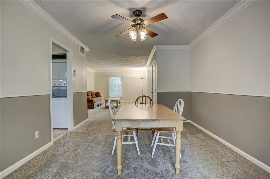 6700 Roswell Road Unit 12d, Sandy Springs, Georgia 30328, 3 Bedrooms Bedrooms, ,2 BathroomsBathrooms,Residential,Sold,6700 Roswell Road Unit 12d,7139445
