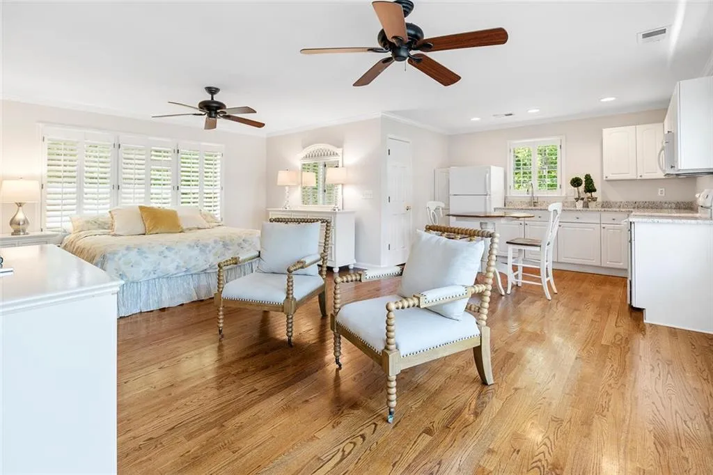 2979 Spalding Drive, Sandy Springs, Georgia 30350, 5 Bedrooms Bedrooms, ,4 BathroomsBathrooms,Residential,Sold,2979 Spalding Drive,7047108