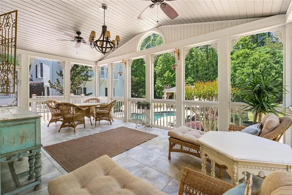 2979 Spalding Drive, Sandy Springs, Georgia 30350, 5 Bedrooms Bedrooms, ,4 BathroomsBathrooms,Residential,Sold,2979 Spalding Drive,7047108