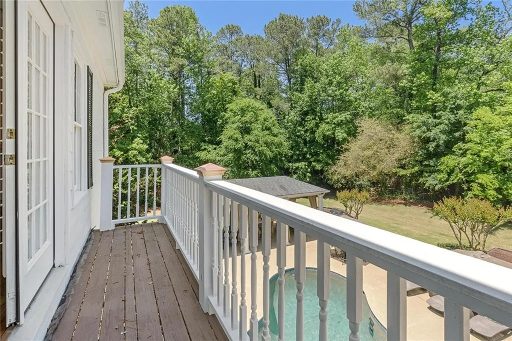 2979 Spalding Drive, Sandy Springs, Georgia 30350, 5 Bedrooms Bedrooms, ,4 BathroomsBathrooms,Residential,Sold,2979 Spalding Drive,7047108