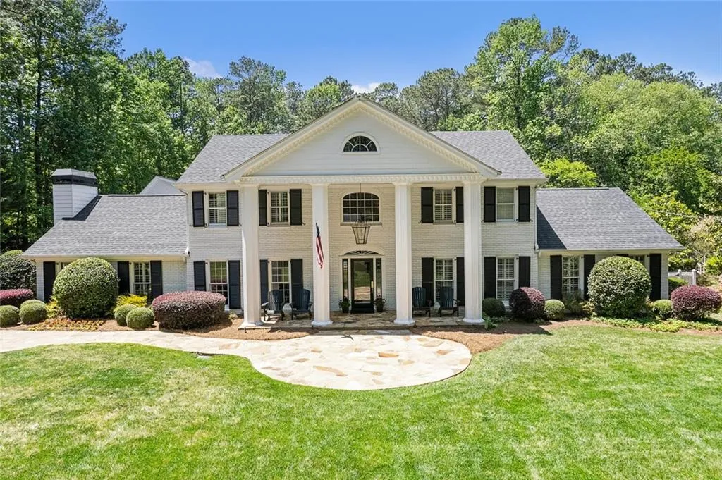 2979 Spalding Drive, Sandy Springs, Georgia 30350, 5 Bedrooms Bedrooms, ,4 BathroomsBathrooms,Residential,Sold,2979 Spalding Drive,7047108