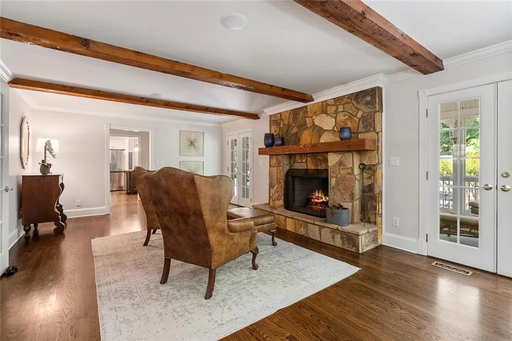 2979 Spalding Drive, Sandy Springs, Georgia 30350, 5 Bedrooms Bedrooms, ,4 BathroomsBathrooms,Residential,Sold,2979 Spalding Drive,7047108