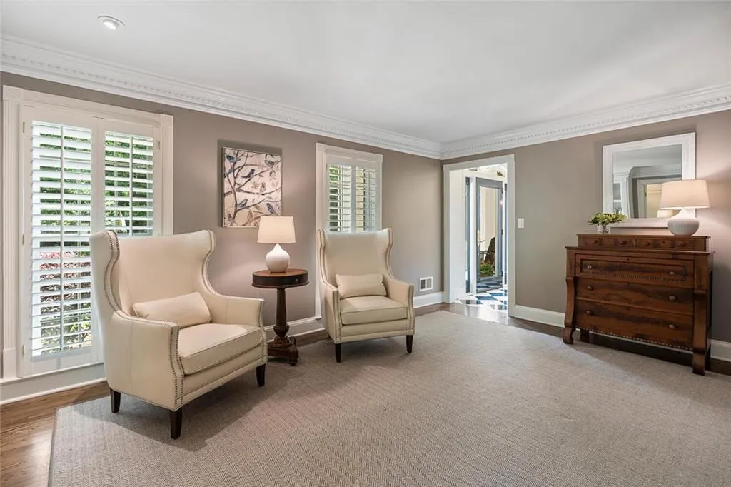 2979 Spalding Drive, Sandy Springs, Georgia 30350, 5 Bedrooms Bedrooms, ,4 BathroomsBathrooms,Residential,Sold,2979 Spalding Drive,7047108