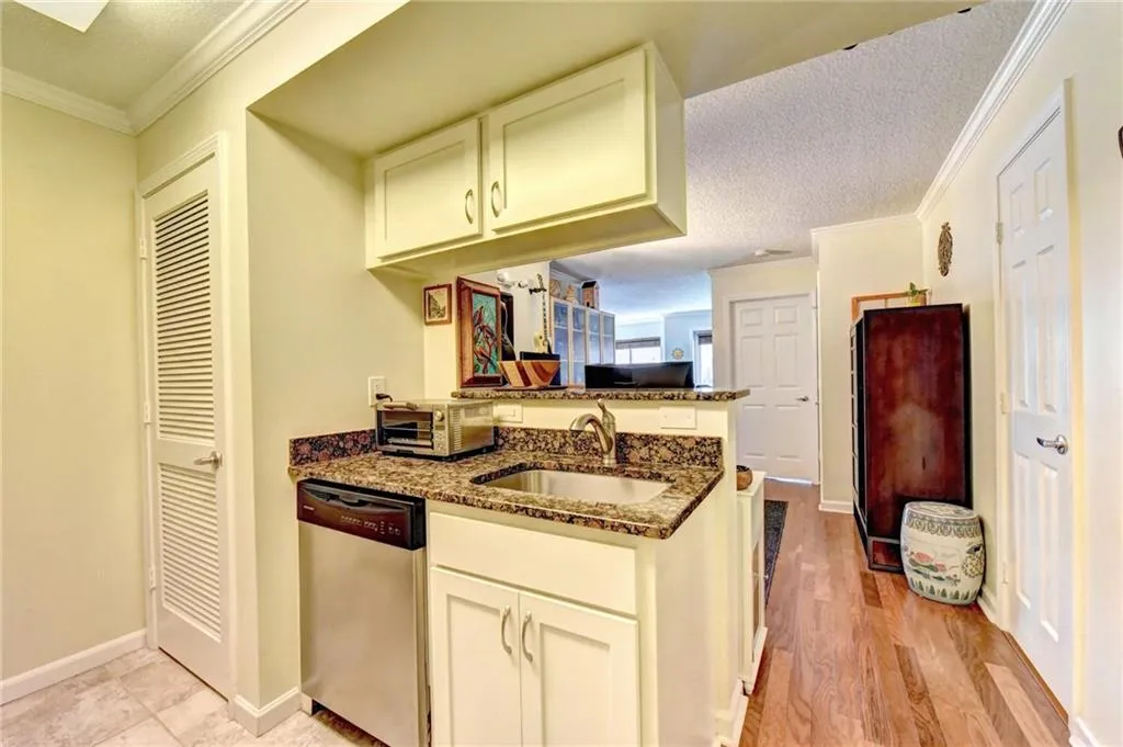 795 Hammond Drive Unit 703, Atlanta, Georgia 30328, 1 Bedroom Bedrooms, ,1 BathroomBathrooms,Residential,Sold,795 Hammond Drive Unit 703,6014129
