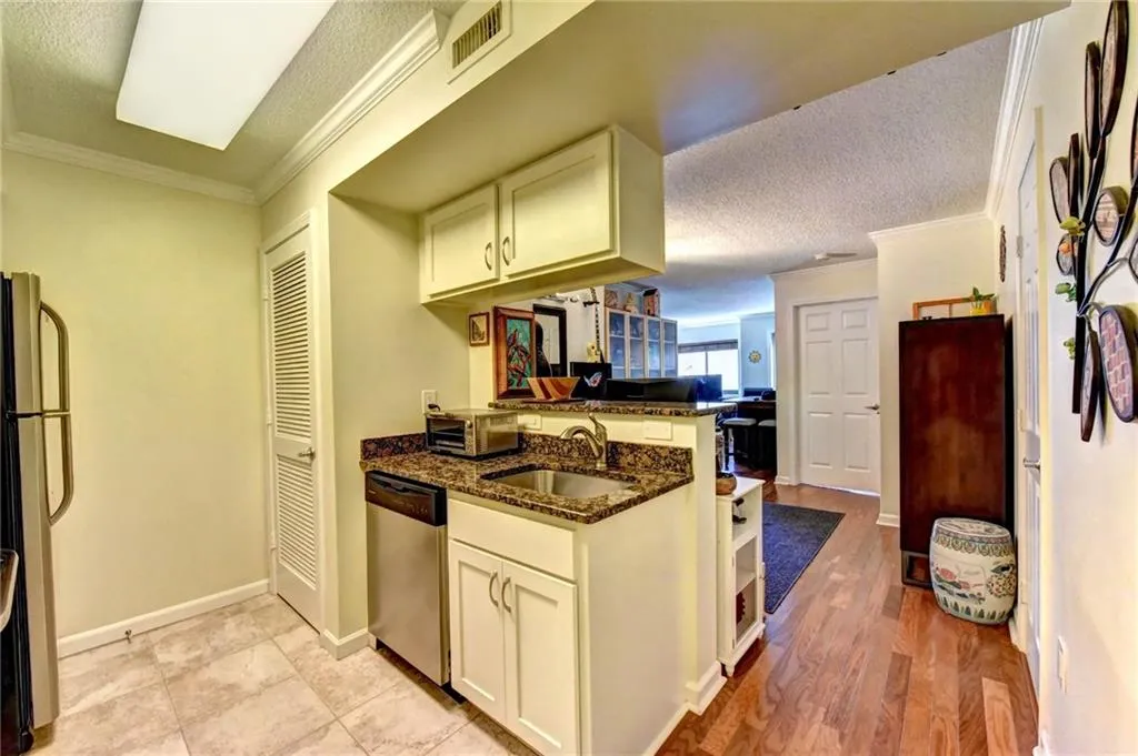 795 Hammond Drive Unit 703, Atlanta, Georgia 30328, 1 Bedroom Bedrooms, ,1 BathroomBathrooms,Residential,Sold,795 Hammond Drive Unit 703,6014129