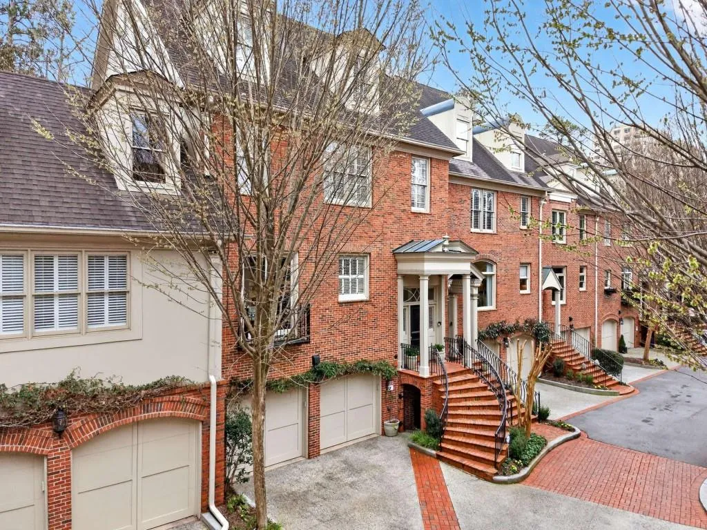 78 Lindbergh Drive Ne Unit 100, Atlanta, Georgia 30305, 4 Bedrooms Bedrooms, 0 ,4 BathroomsBathrooms,Residential,For Sale,78 Lindbergh Drive Ne Unit 100,7732265