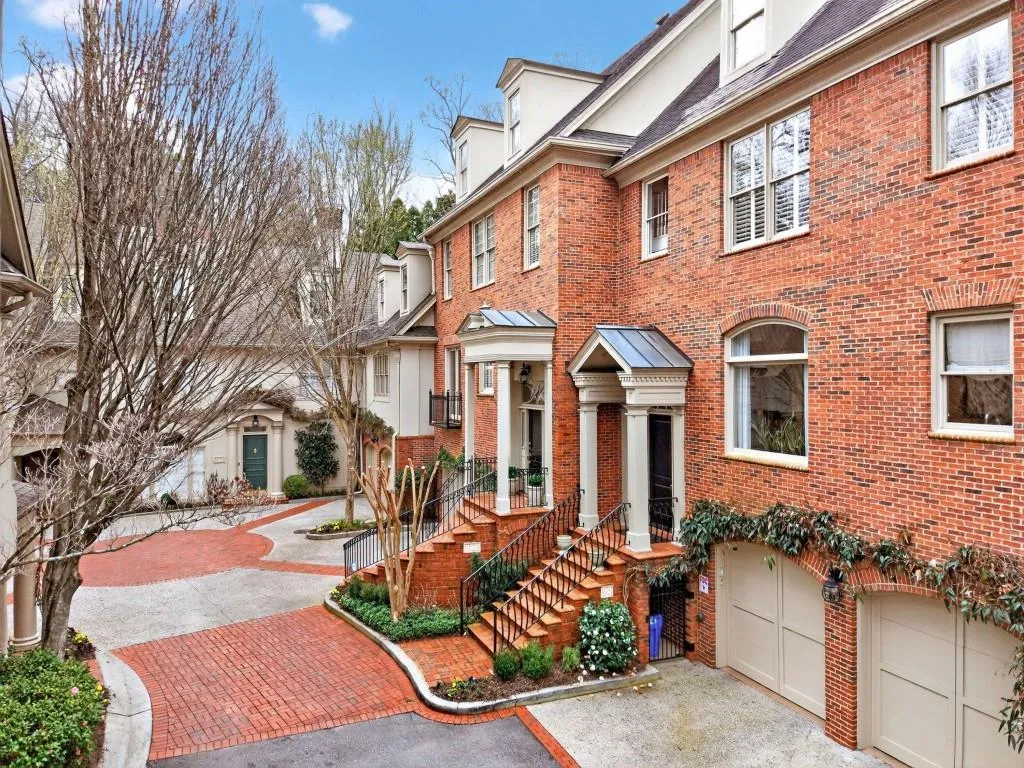 78 Lindbergh Drive Ne Unit 100, Atlanta, Georgia 30305, 4 Bedrooms Bedrooms, 0 ,4 BathroomsBathrooms,Residential,For Sale,78 Lindbergh Drive Ne Unit 100,7732265