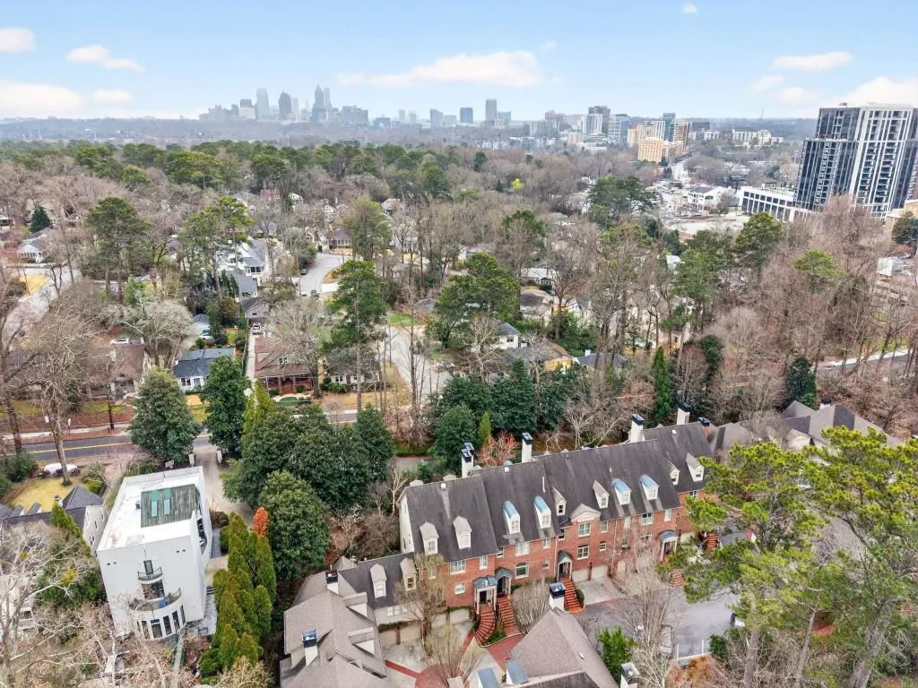 78 Lindbergh Drive Ne Unit 100, Atlanta, Georgia 30305, 4 Bedrooms Bedrooms, 0 ,4 BathroomsBathrooms,Residential,For Sale,78 Lindbergh Drive Ne Unit 100,7732265
