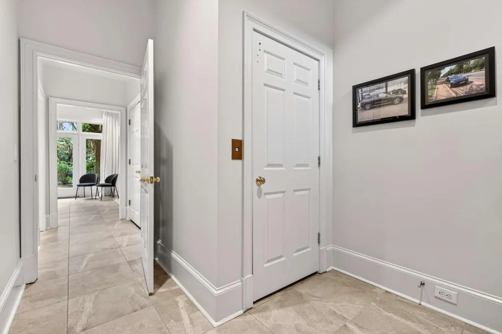 78 Lindbergh Drive Ne Unit 100, Atlanta, Georgia 30305, 4 Bedrooms Bedrooms, 0 ,4 BathroomsBathrooms,Residential,For Sale,78 Lindbergh Drive Ne Unit 100,7732265