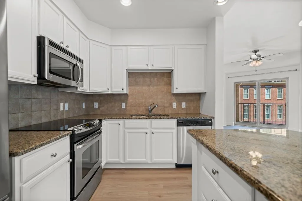 200 River Vista Drive Unit 409, Atlanta, Georgia 30339, 2 Bedrooms Bedrooms, ,2 BathroomsBathrooms,Residential,Sold,200 River Vista Drive Unit 409,7534078