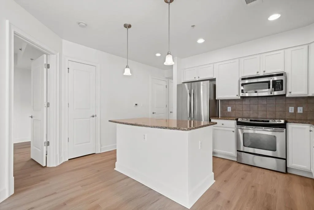 200 River Vista Drive Unit 409, Atlanta, Georgia 30339, 2 Bedrooms Bedrooms, ,2 BathroomsBathrooms,Residential,Sold,200 River Vista Drive Unit 409,7534078