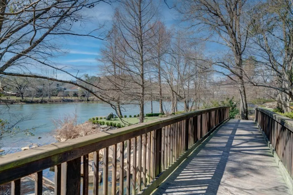 200 River Vista Drive Unit 409, Atlanta, Georgia 30339, 2 Bedrooms Bedrooms, ,2 BathroomsBathrooms,Residential,Sold,200 River Vista Drive Unit 409,7534078