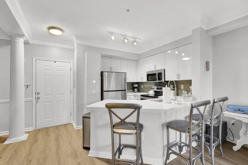 5559 Glenridge Drive Unit 1204, Atlanta, Georgia 30342, 1 Bedroom Bedrooms, ,1 BathroomBathrooms,Residential,Sold,5559 Glenridge Drive Unit 1204,7011023