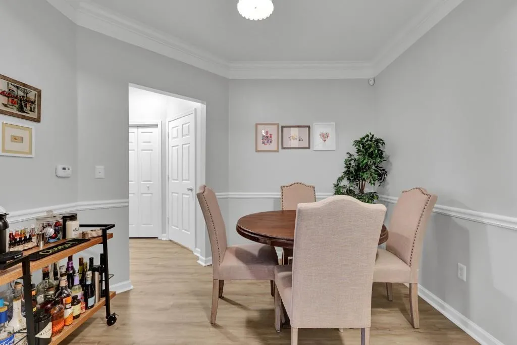 5559 Glenridge Drive Unit 1204, Atlanta, Georgia 30342, 1 Bedroom Bedrooms, ,1 BathroomBathrooms,Residential,Sold,5559 Glenridge Drive Unit 1204,7011023