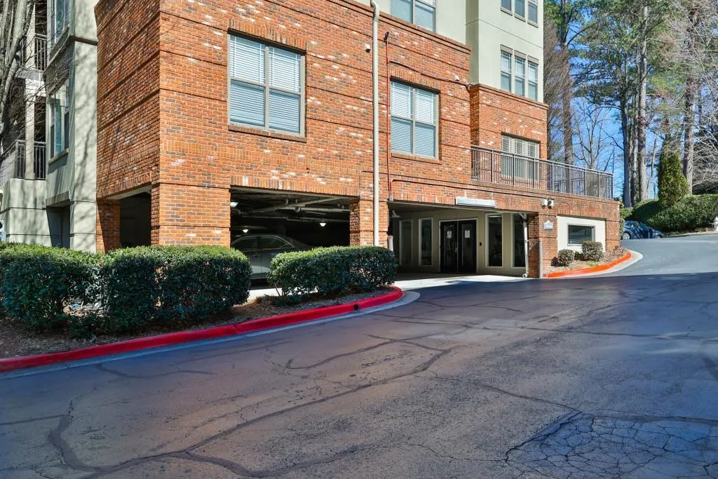 5559 Glenridge Drive Unit 1204, Atlanta, Georgia 30342, 1 Bedroom Bedrooms, ,1 BathroomBathrooms,Residential,Sold,5559 Glenridge Drive Unit 1204,7011023