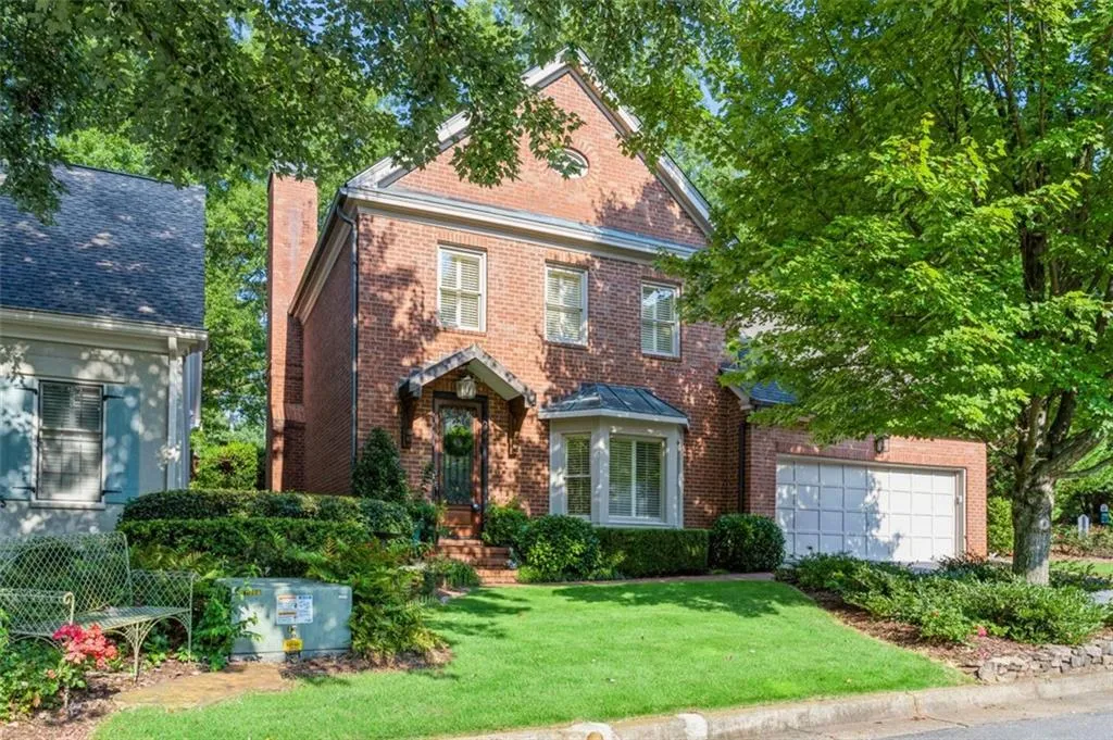 1 Ridgemere Trace, Sandy Springs, Georgia 30328, 3 Bedrooms Bedrooms, ,2 BathroomsBathrooms,Residential,Sold,1 Ridgemere Trace,6923035