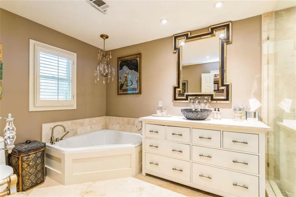 1 Ridgemere Trace, Sandy Springs, Georgia 30328, 3 Bedrooms Bedrooms, ,2 BathroomsBathrooms,Residential,Sold,1 Ridgemere Trace,6923035