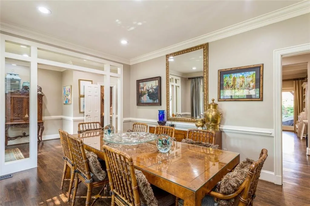 1 Ridgemere Trace, Sandy Springs, Georgia 30328, 3 Bedrooms Bedrooms, ,2 BathroomsBathrooms,Residential,Sold,1 Ridgemere Trace,6923035