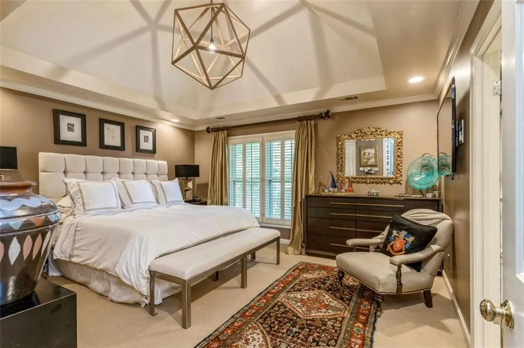 1 Ridgemere Trace, Sandy Springs, Georgia 30328, 3 Bedrooms Bedrooms, ,2 BathroomsBathrooms,Residential,Sold,1 Ridgemere Trace,6923035
