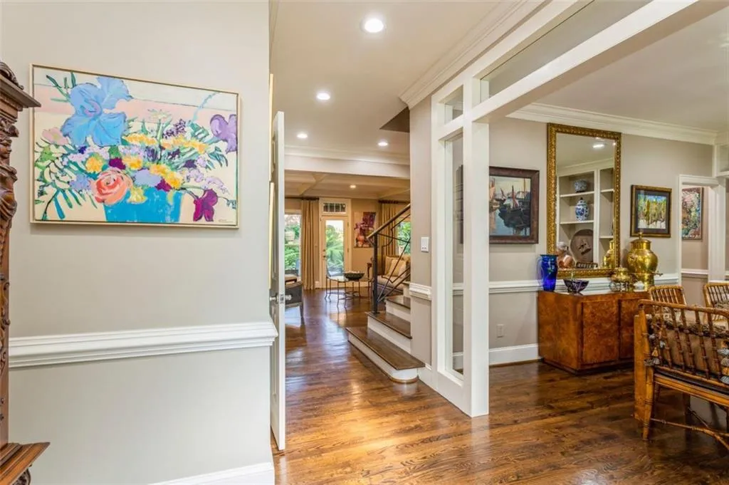 1 Ridgemere Trace, Sandy Springs, Georgia 30328, 3 Bedrooms Bedrooms, ,2 BathroomsBathrooms,Residential,Sold,1 Ridgemere Trace,6923035