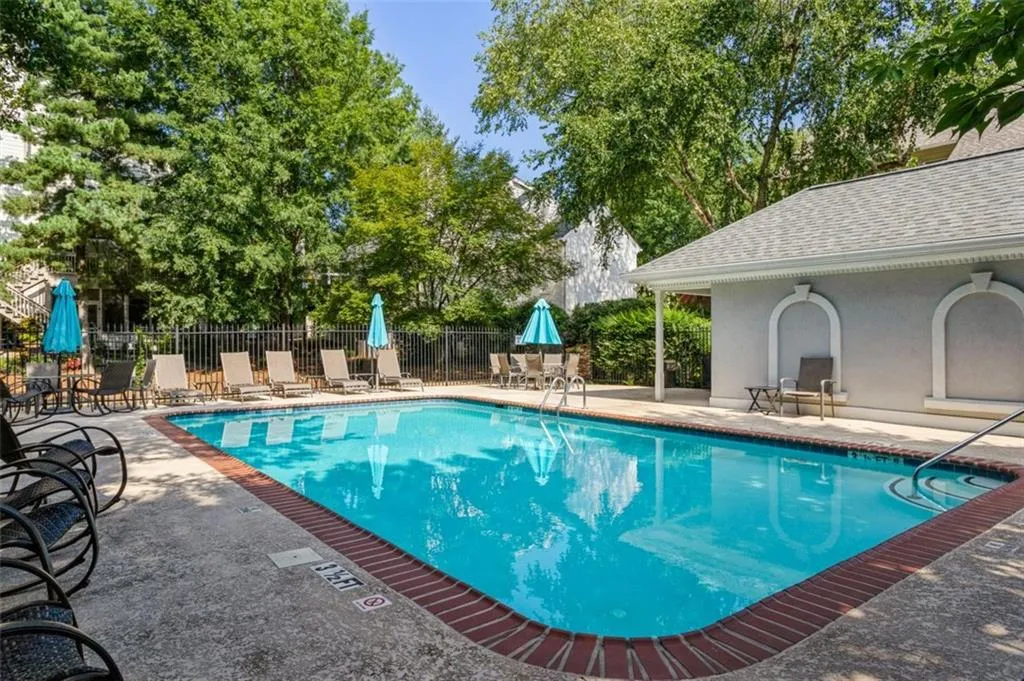 1 Ridgemere Trace, Sandy Springs, Georgia 30328, 3 Bedrooms Bedrooms, ,2 BathroomsBathrooms,Residential,Sold,1 Ridgemere Trace,6923035