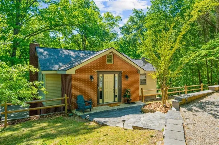 9670 Lee Circle, Gainesville, Georgia 30506