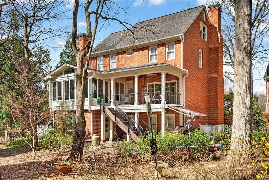 2110 Village Point Ne, Brookhaven, Georgia 30319, 4 Bedrooms Bedrooms, 0 ,4 BathroomsBathrooms,Residential,For Sale,2110 Village Point Ne,7711995