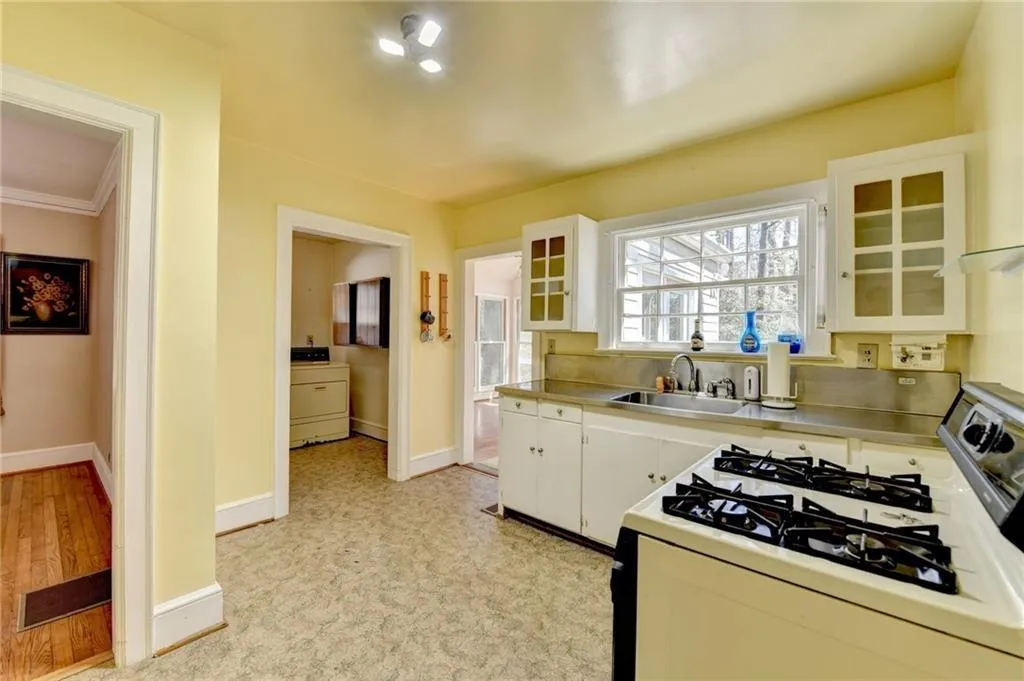 2953 Hardman Court Ne, Atlanta, Georgia 30305, ,Commercial Sale,For Sale,2953 Hardman Court Ne,7625094