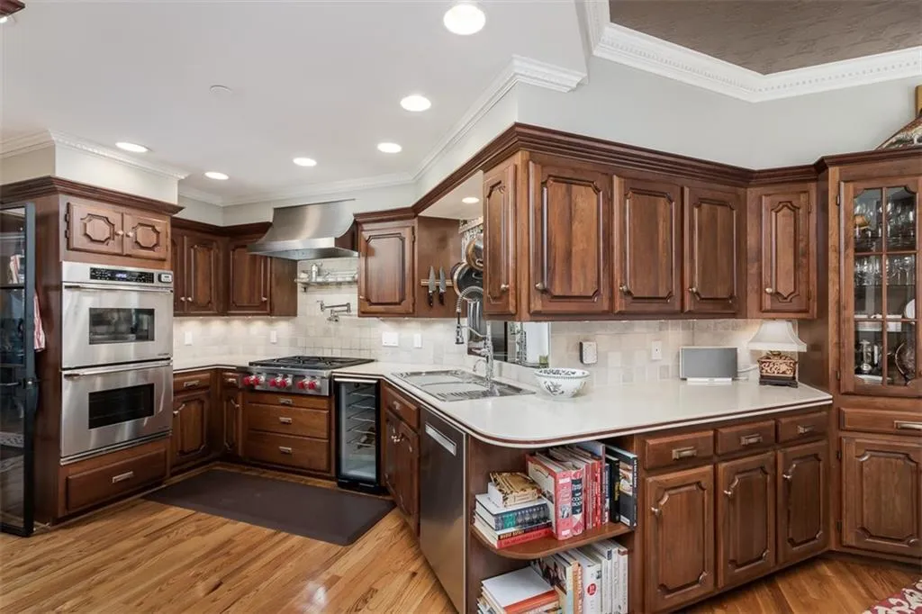 6 Paris Park Place, Sandy Springs, Georgia 30350, 4 Bedrooms Bedrooms, ,4 BathroomsBathrooms,Residential,Sold,6 Paris Park Place,6859829