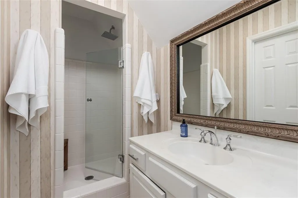 6 Paris Park Place, Sandy Springs, Georgia 30350, 4 Bedrooms Bedrooms, ,4 BathroomsBathrooms,Residential,Sold,6 Paris Park Place,6859829