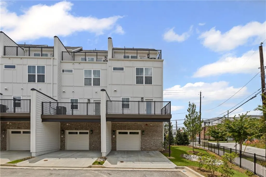 2561 Astaire Court, Atlanta, Georgia 30318, 3 Bedrooms Bedrooms, ,3 BathroomsBathrooms,Residential,For Sale,2561 Astaire Court,7592793