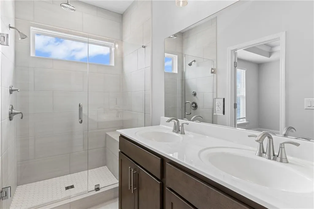 2561 Astaire Court, Atlanta, Georgia 30318, 3 Bedrooms Bedrooms, ,3 BathroomsBathrooms,Residential,For Sale,2561 Astaire Court,7592793