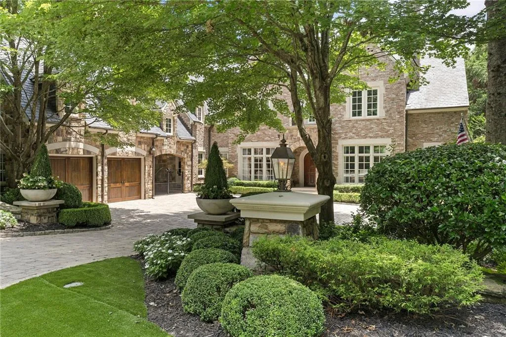 675 W Paces Ferry #4 Road Nw, Atlanta, Georgia 30327, 5 Bedrooms Bedrooms, 0 ,5 BathroomsBathrooms,Residential,For Sale,675 W Paces Ferry #4 Road Nw,7804823