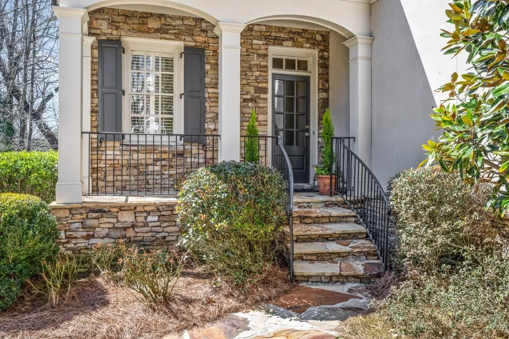 210 High Point Walk, Atlanta, Georgia 30342, 5 Bedrooms Bedrooms, ,4 BathroomsBathrooms,Residential,Sold,210 High Point Walk,6851491