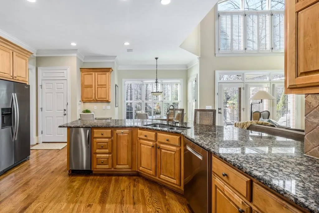 210 High Point Walk, Atlanta, Georgia 30342, 5 Bedrooms Bedrooms, ,4 BathroomsBathrooms,Residential,Sold,210 High Point Walk,6851491