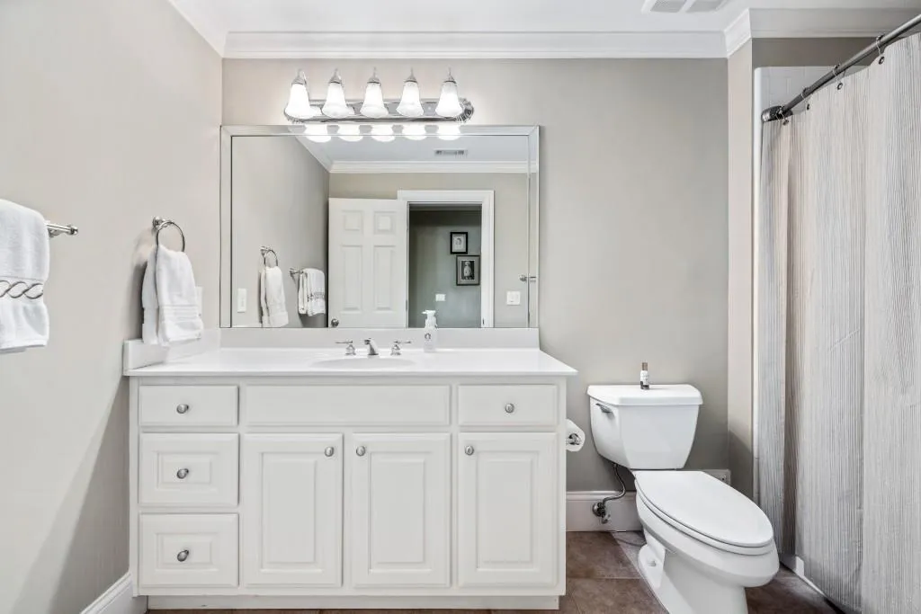 210 High Point Walk, Atlanta, Georgia 30342, 5 Bedrooms Bedrooms, ,4 BathroomsBathrooms,Residential,Sold,210 High Point Walk,6851491