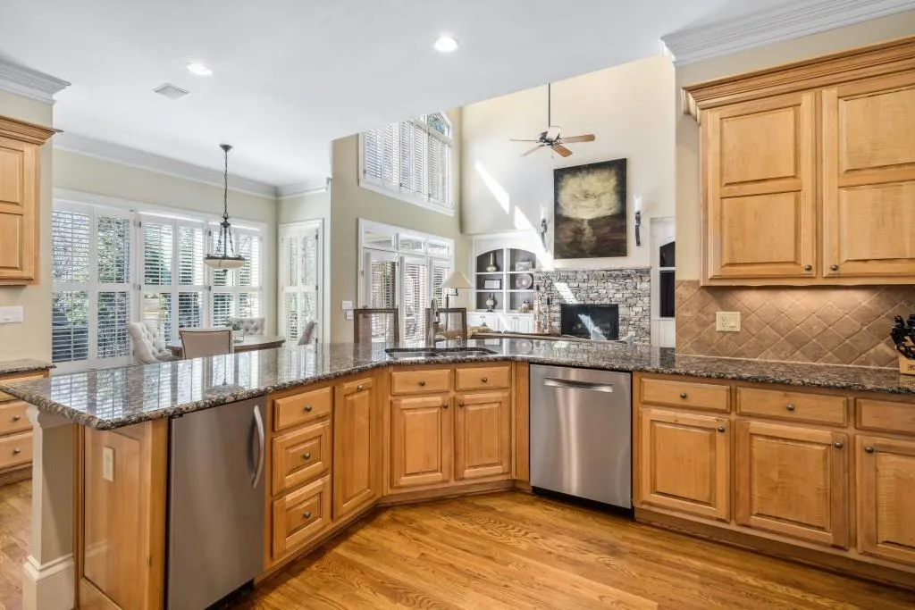 210 High Point Walk, Atlanta, Georgia 30342, 5 Bedrooms Bedrooms, ,4 BathroomsBathrooms,Residential,Sold,210 High Point Walk,6851491