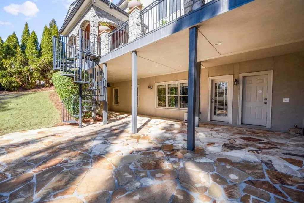 210 High Point Walk, Atlanta, Georgia 30342, 5 Bedrooms Bedrooms, ,4 BathroomsBathrooms,Residential,Sold,210 High Point Walk,6851491