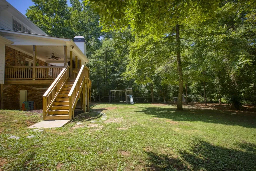 7261 Thornhill Lane, Sandy Springs, Georgia 30328, 5 Bedrooms Bedrooms, ,3 BathroomsBathrooms,Residential,Sold,7261 Thornhill Lane,6910570