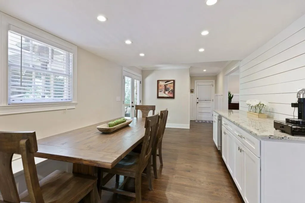 7261 Thornhill Lane, Sandy Springs, Georgia 30328, 5 Bedrooms Bedrooms, ,3 BathroomsBathrooms,Residential,Sold,7261 Thornhill Lane,6910570