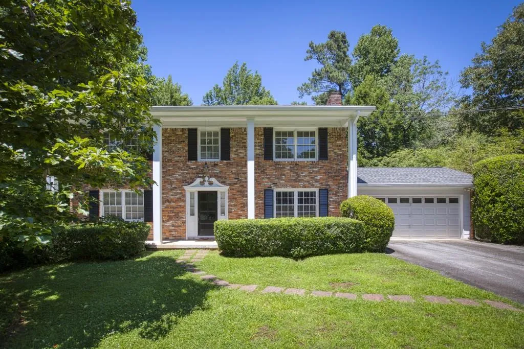 7261 Thornhill Lane, Sandy Springs, Georgia 30328, 5 Bedrooms Bedrooms, ,3 BathroomsBathrooms,Residential,Sold,7261 Thornhill Lane,6910570