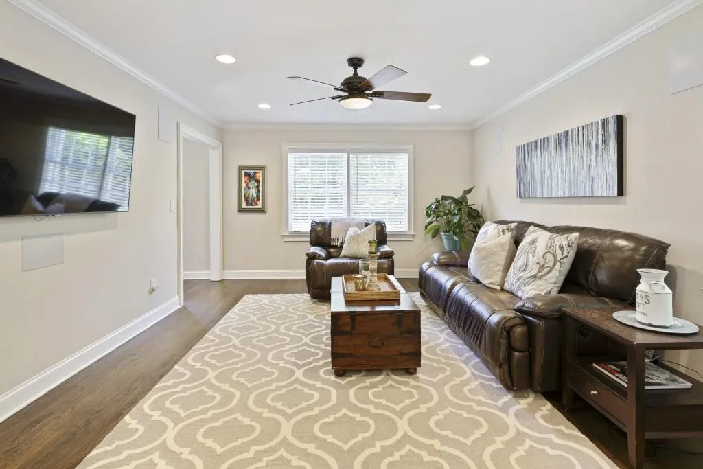 7261 Thornhill Lane, Sandy Springs, Georgia 30328, 5 Bedrooms Bedrooms, ,3 BathroomsBathrooms,Residential,Sold,7261 Thornhill Lane,6910570