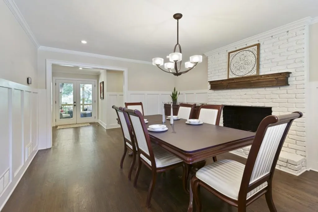 7261 Thornhill Lane, Sandy Springs, Georgia 30328, 5 Bedrooms Bedrooms, ,3 BathroomsBathrooms,Residential,Sold,7261 Thornhill Lane,6910570