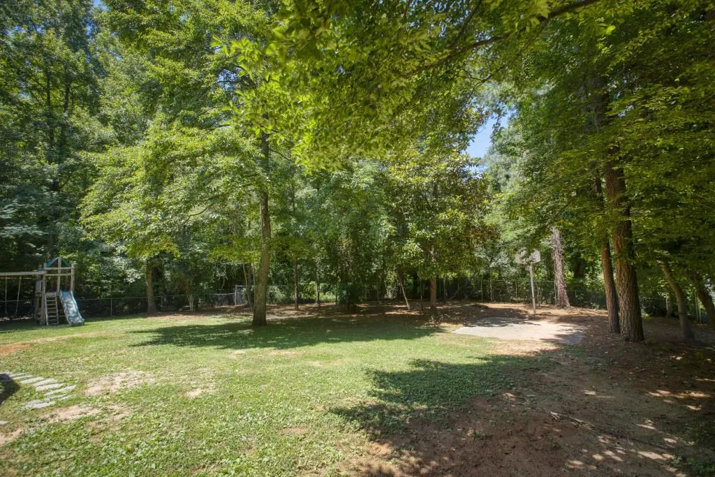 7261 Thornhill Lane, Sandy Springs, Georgia 30328, 5 Bedrooms Bedrooms, ,3 BathroomsBathrooms,Residential,Sold,7261 Thornhill Lane,6910570