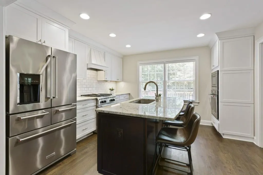 7261 Thornhill Lane, Sandy Springs, Georgia 30328, 5 Bedrooms Bedrooms, ,3 BathroomsBathrooms,Residential,Sold,7261 Thornhill Lane,6910570