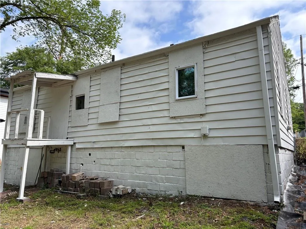 2058 North Avenue Nw, Atlanta, Georgia 30318, 2 Bedrooms Bedrooms, ,1 BathroomBathrooms,Residential,For Sale,2058 North Avenue Nw,7568731