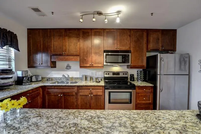 165 N River Drive Unit D, Sandy Springs, Georgia 30350, 2 Bedrooms Bedrooms, ,2 BathroomsBathrooms,Residential,Sold,165 N River Drive Unit D,5620225