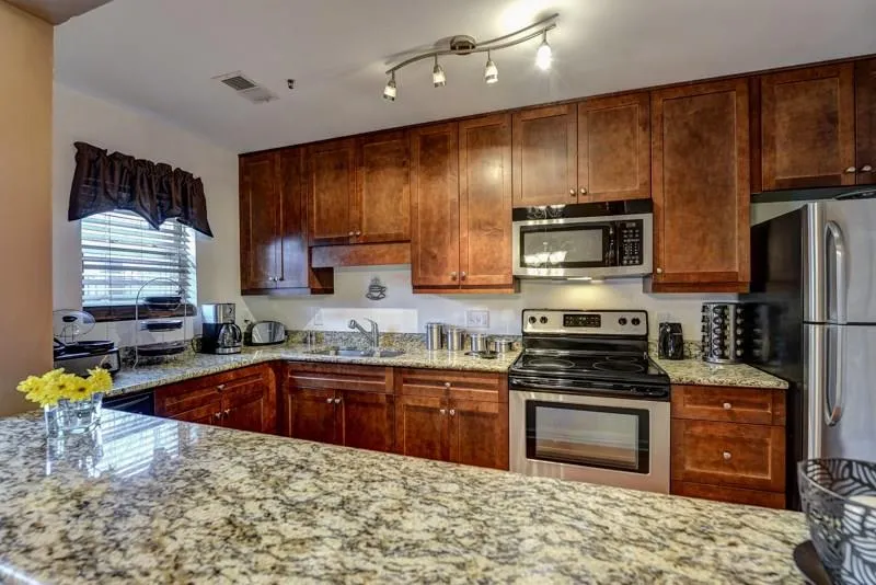 165 N River Drive Unit D, Sandy Springs, Georgia 30350, 2 Bedrooms Bedrooms, ,2 BathroomsBathrooms,Residential,Sold,165 N River Drive Unit D,5620225