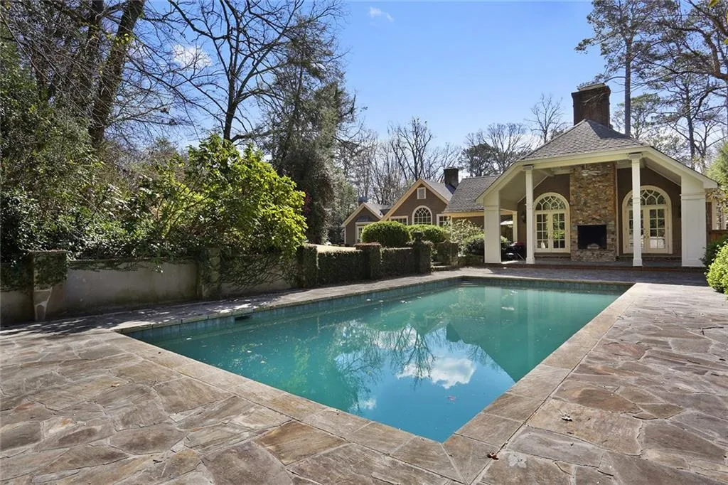 1225 W Wesley Road Nw, Atlanta, Georgia 30327, 4 Bedrooms Bedrooms, ,3 BathroomsBathrooms,Residential,Sold,1225 W Wesley Road Nw,5810961