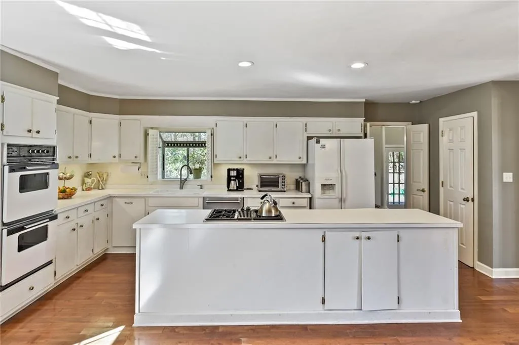 1250 Old Woodbine Road, Sandy Springs, Georgia 30319, 4 Bedrooms Bedrooms, ,3 BathroomsBathrooms,Residential,Sold,1250 Old Woodbine Road,6851276